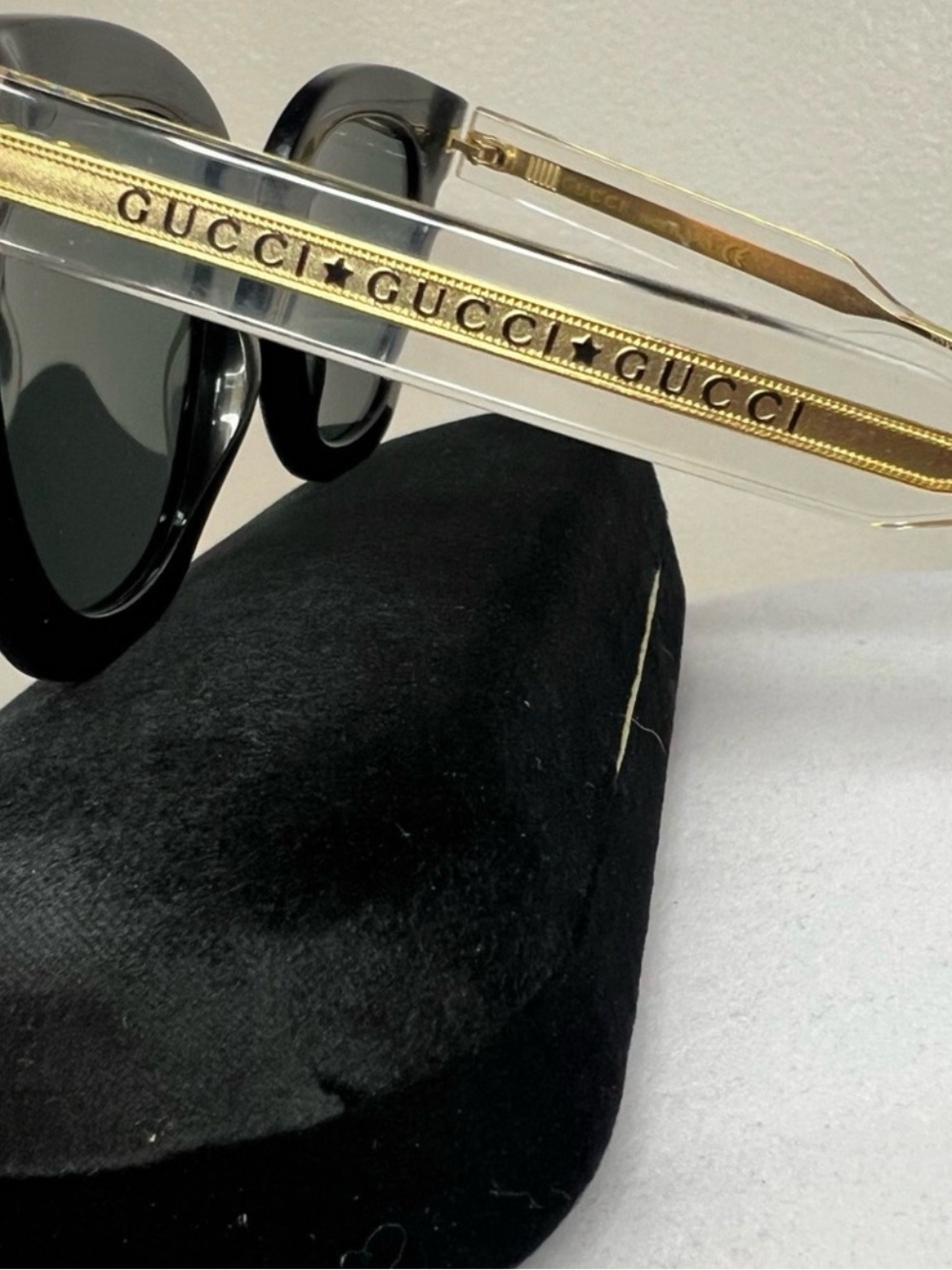 GUCCI Sunglasses, NEW - Picture 5 of 7